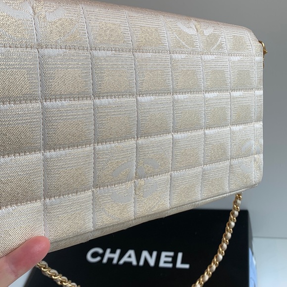 CHANEL 💛 Metallic Gold White Rectangular Convertible Clutch East West Flap Bag - Picture 6 of 17